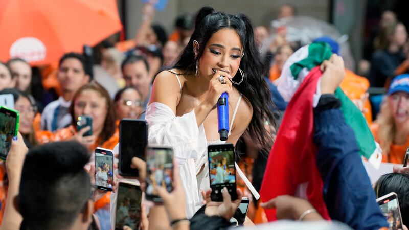 ARCHIVO - Becky G durante su presentación en el programa "Today" de NBC en la Plaza...