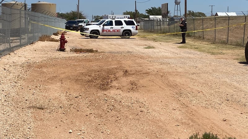 El Departamento de Policía de Tahoka, junto con los Rangers de Texas, están investigando un...